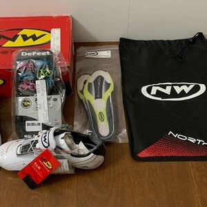 Northwave Extreme Tech SBS Cycling Shoes EU 37 - NEW Complete Kit w/ Bag & Socks